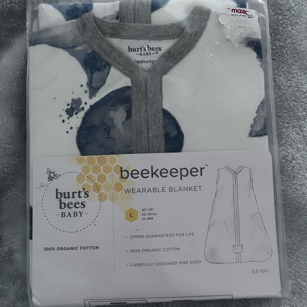 Brand new Baby Burt’s bees wearable blanket 12-18 months